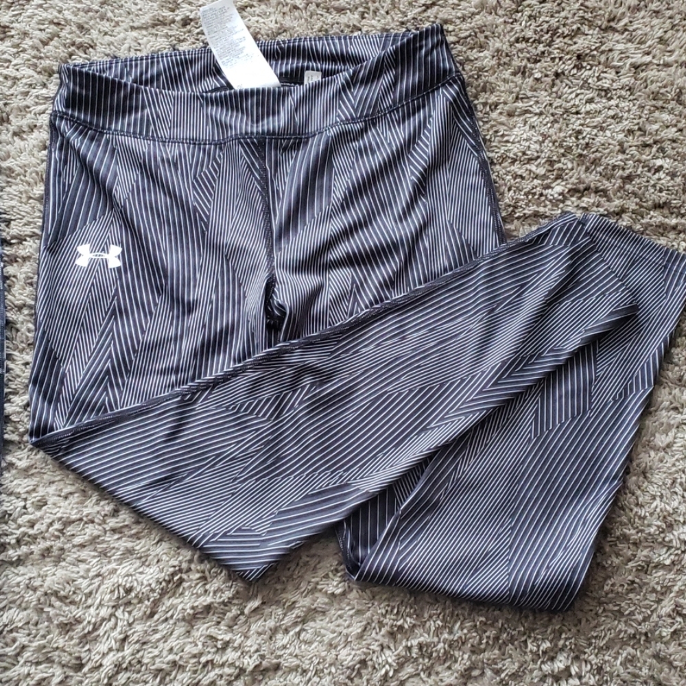 Youth Underarmour girls size xxl 18 heat gear